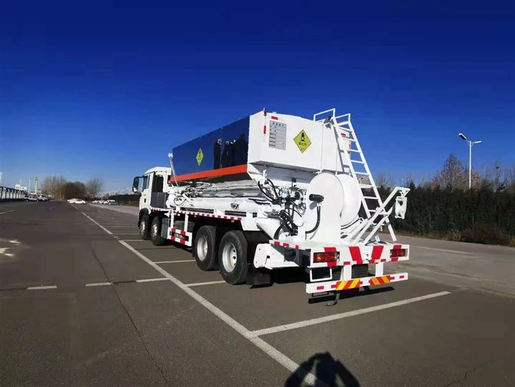 Field Mixed Heavy ANFO Loading Truck